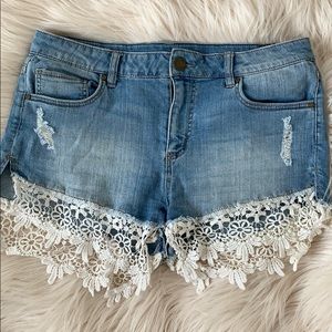 Design Lab Lace Crotchet Shorts 🔥